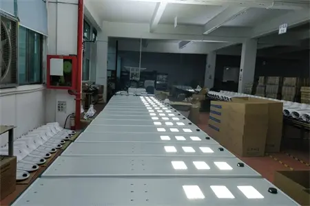Solar Flat Street Light Discharging Test