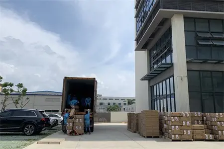 40HQ Solar Swan Light Container Loading
