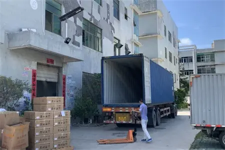 P Series Solar Street Light Loading
